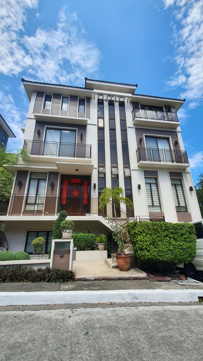 McKinley Hill Village Five Bedroom 5BR unit For Sale Everbright