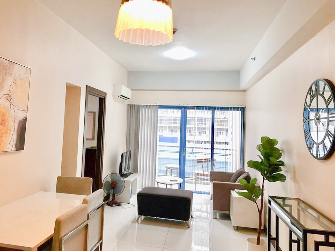 Two Central | One Bedroom 1BR Condo Unit For Rent | Everbright Real Estate