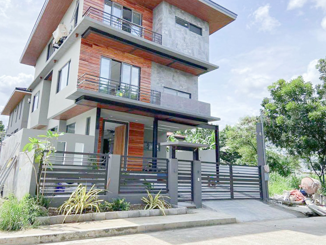 Woodridge Heights Three Bedroom 3BR House and Lot For Sale