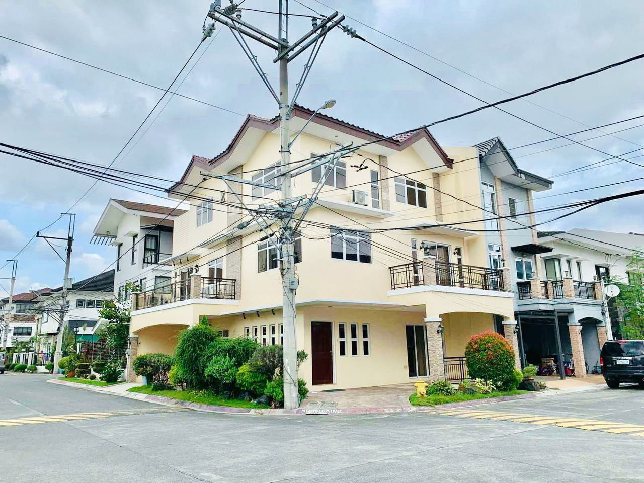 Mahogany Place 1 Five Bedroom 5BR House and Lot For Sale Everbright